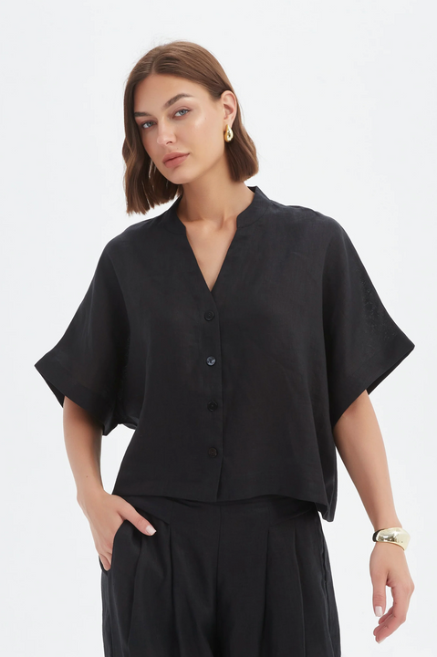 Tirelli Boxy Button Linen Shirt in Black