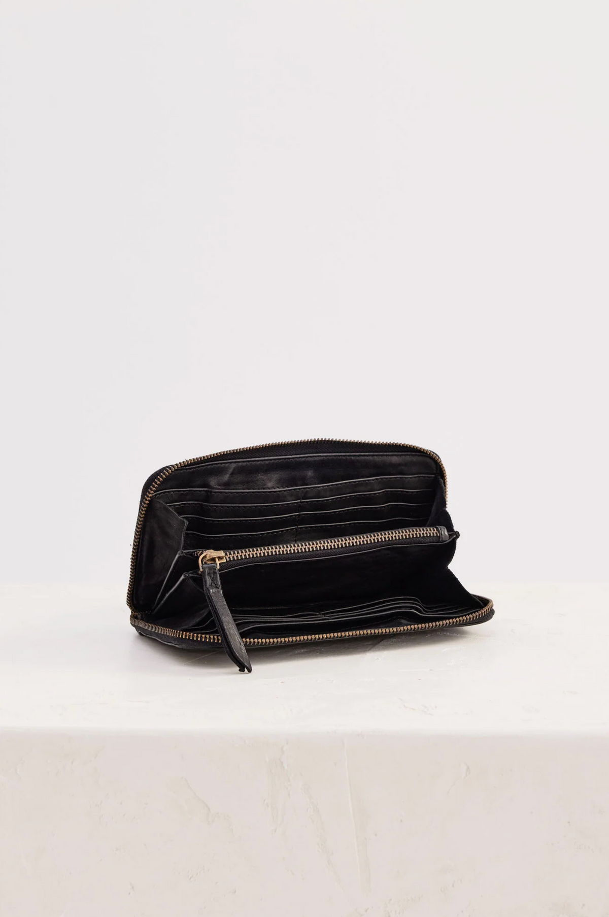 JUJU & Co Slim Wallet in Black