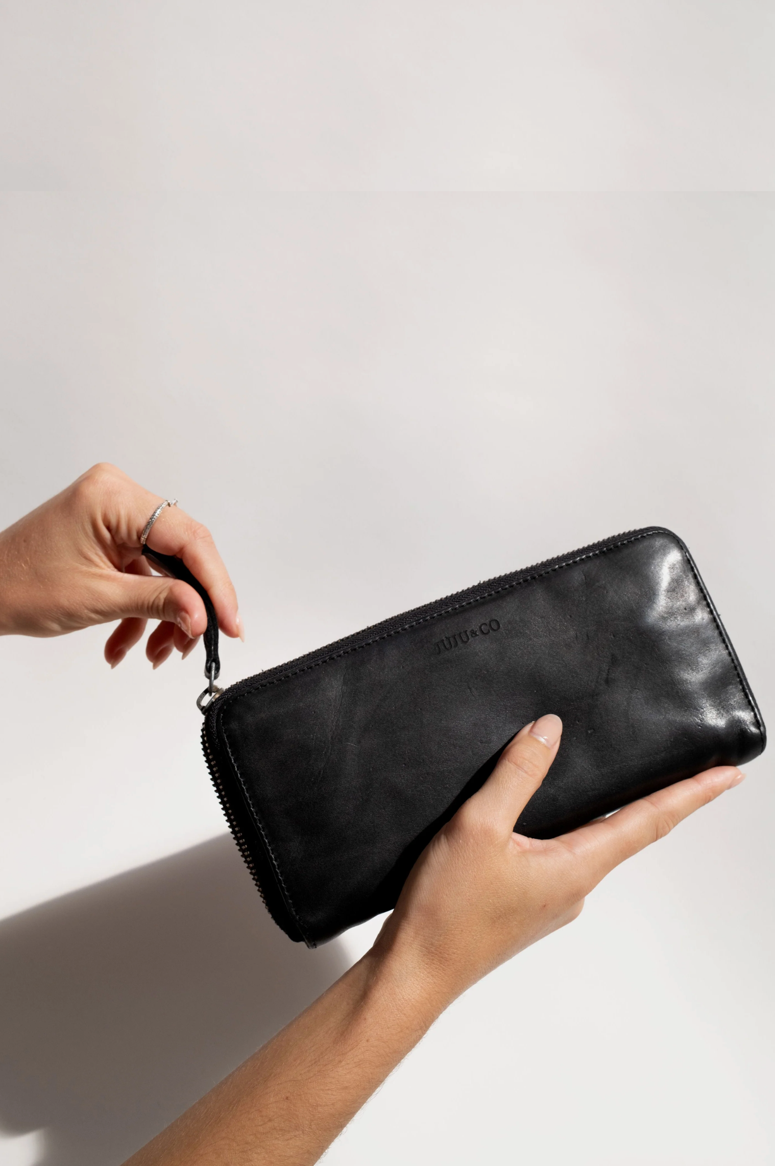 JUJU & Co Slim Wallet in Black