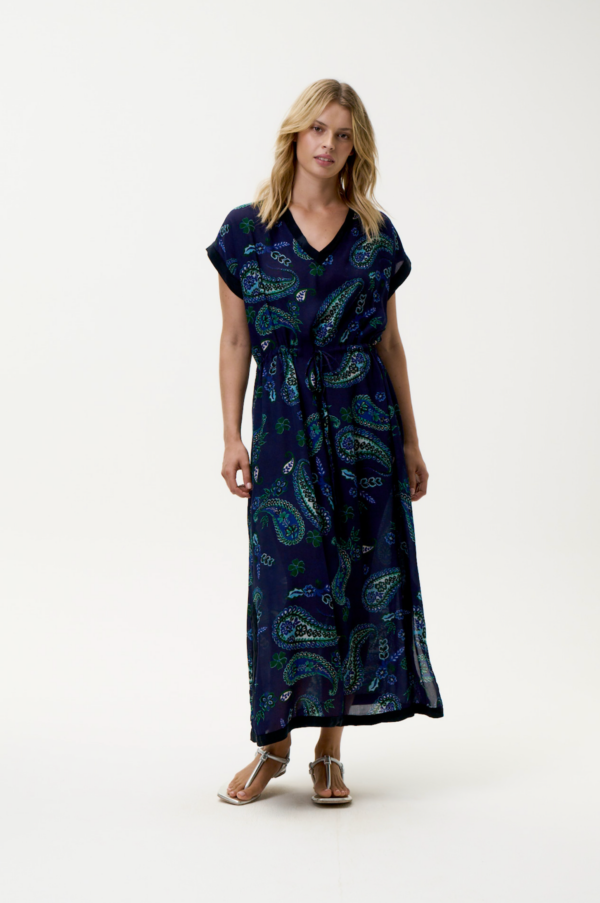 oneseason Sammi Hanalei Bay Viscose in Navy Paisley