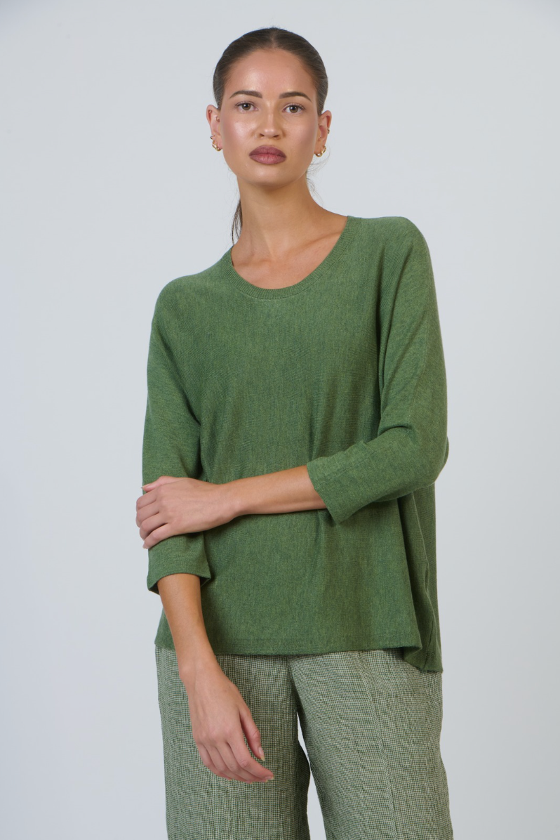 Olive et Julie Three Quarter Sleeve Round Neck Fine Knit Top in Sap Green