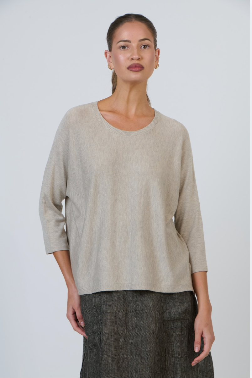 Olive et Julie Three Quarter Sleeve Round Neck Fine Knit Top in Partridge