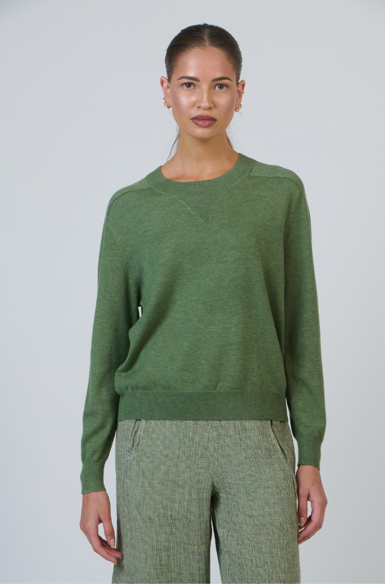 Olive et Julie Long Sleeve Round Neck Fine Knit Top in Sap Green