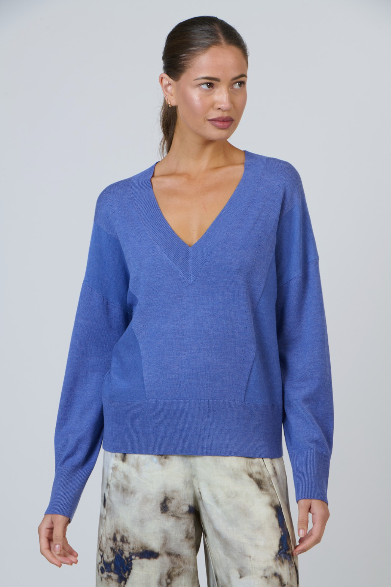 Olive et Julie Long Sleeve V Neck Fine Knit Top in Lake