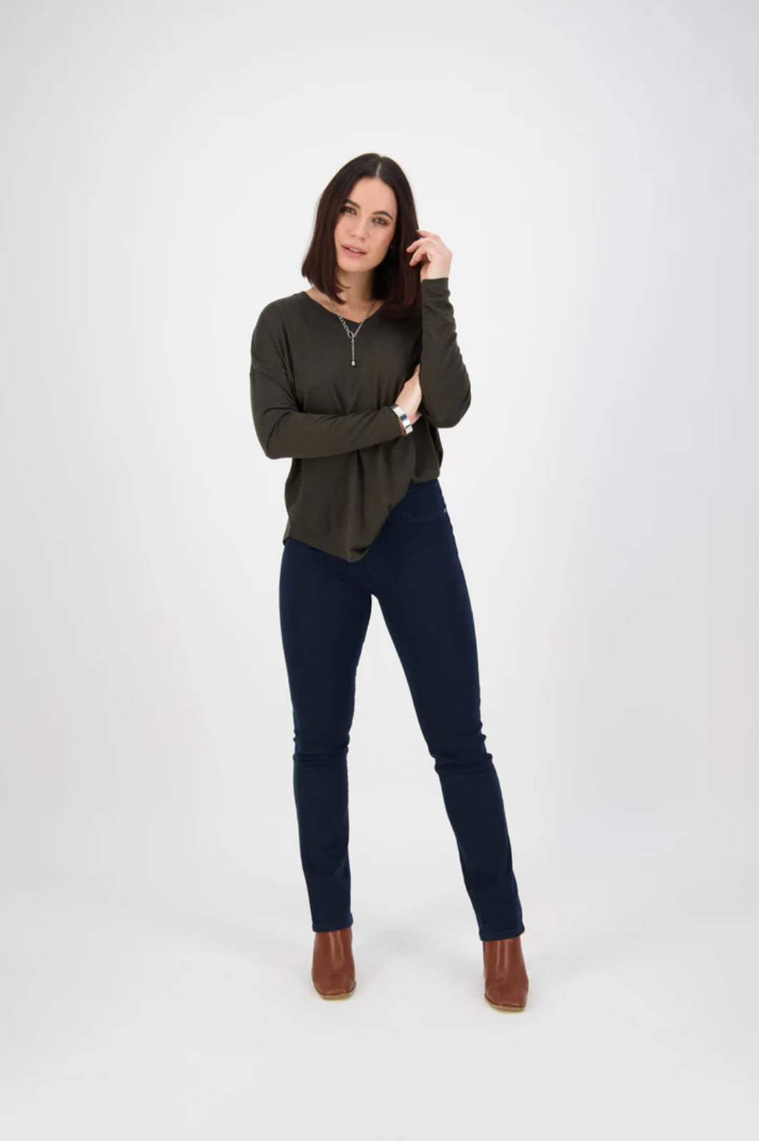 Vassalli Bay Pull on Slim Leg Full Length Denim Pant in Indigo Denim
