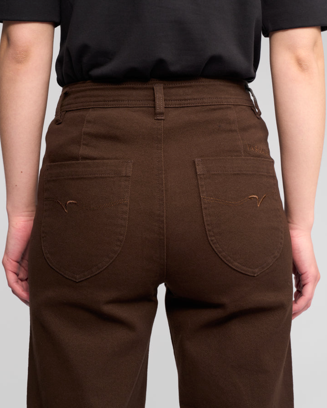 Vassalli Peace Wide Leg Full Length Jean in Chocolate