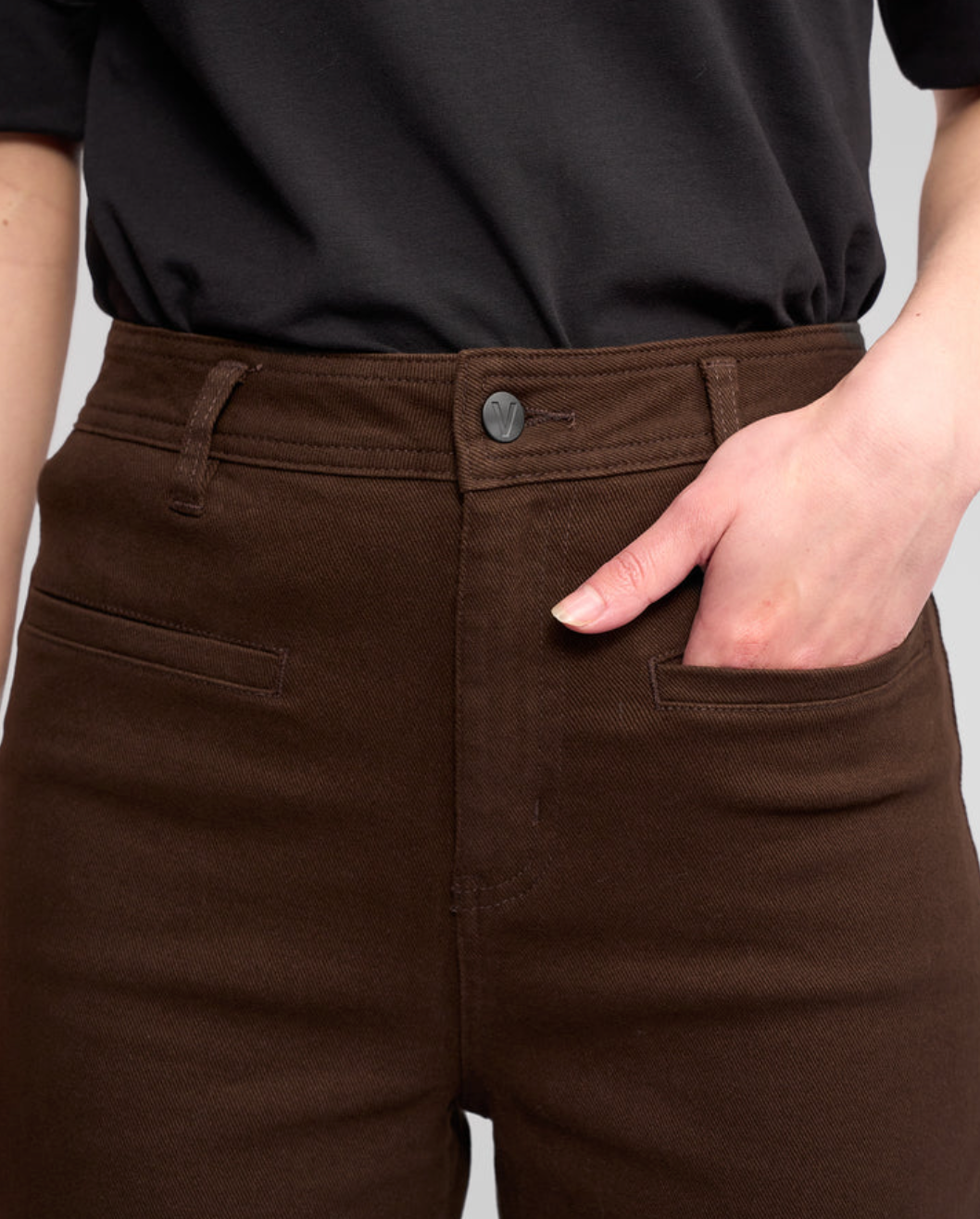 Vassalli Peace Wide Leg Full Length Jean in Chocolate