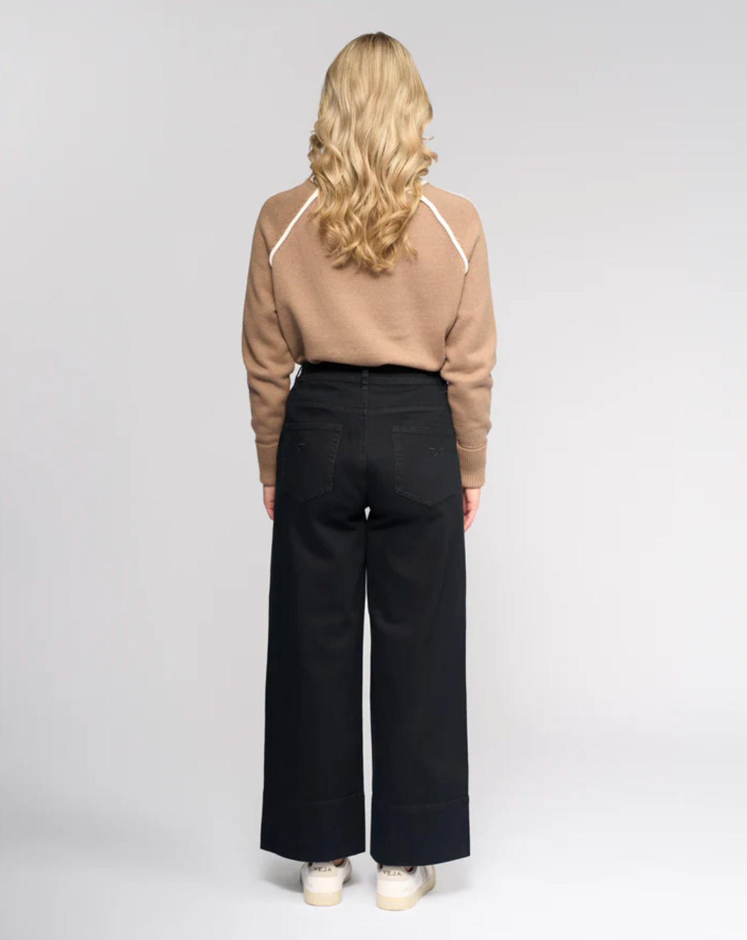 Vassalli Alley Wide Leg Ankle Grazer Jean in Black Denim