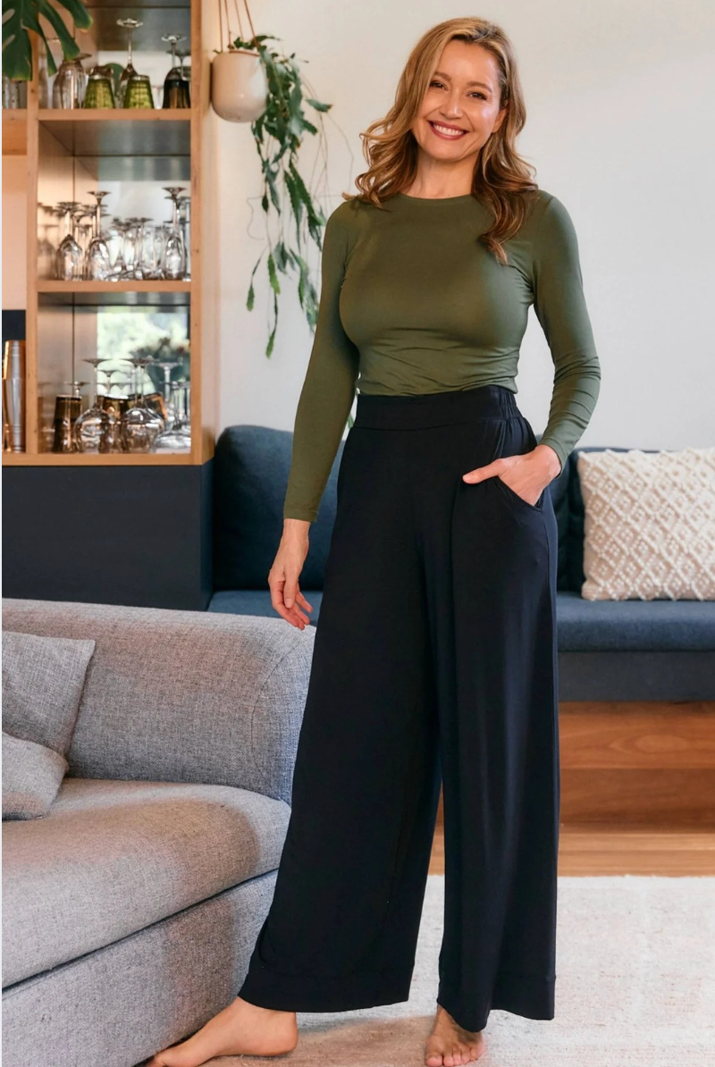 Tani Round neck Long sleeve fitted Tee Top in Hunter Green