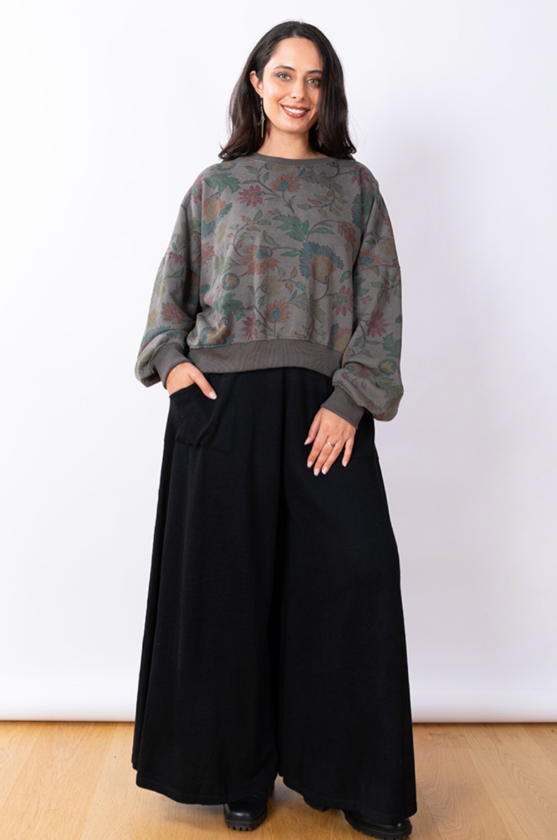 JJ Sisters Antique Floral Sweat in Charcoal