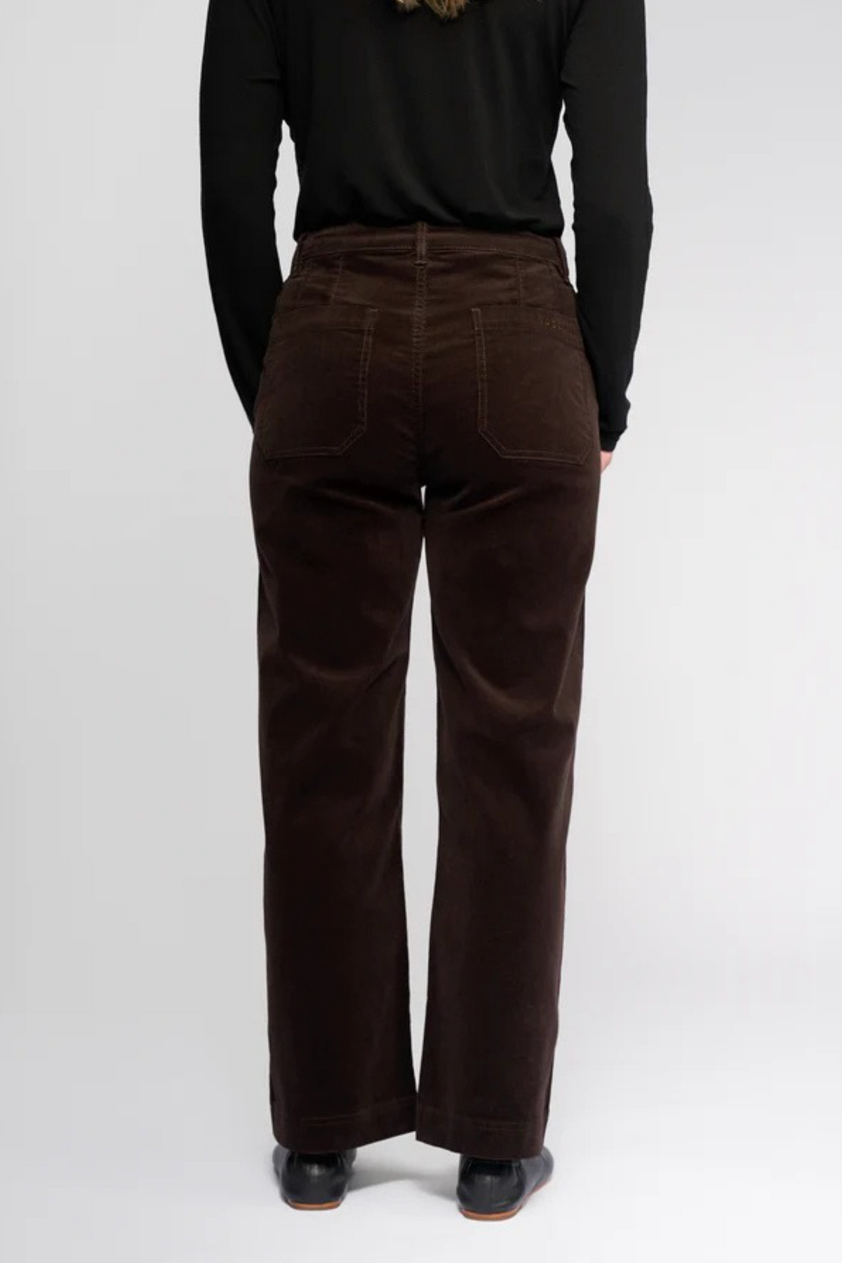 Vassalli Market Cord Straight Leg Ankle Grazer Pant in Walnut
