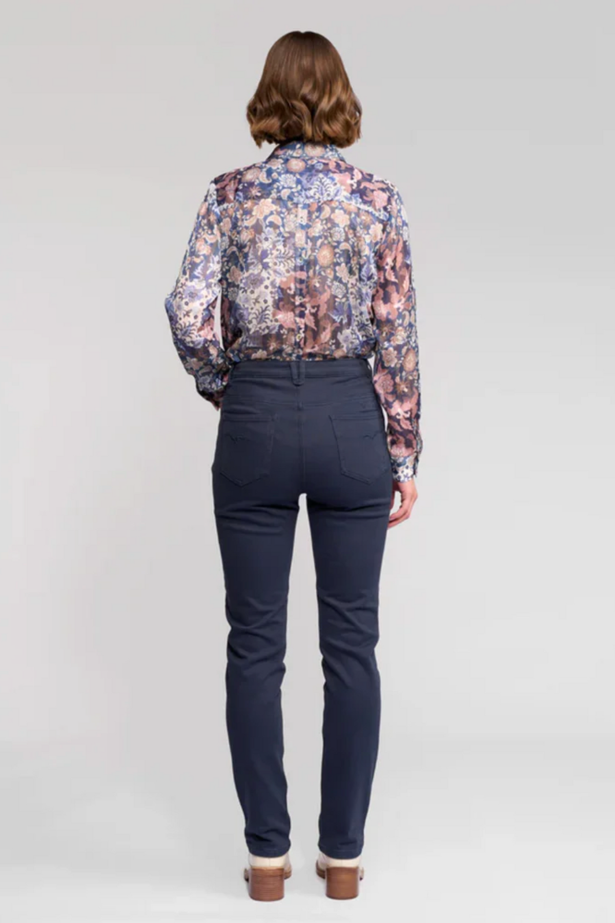 Vassalli Column Pant Slim Leg Knit Denim Jean in Carbon