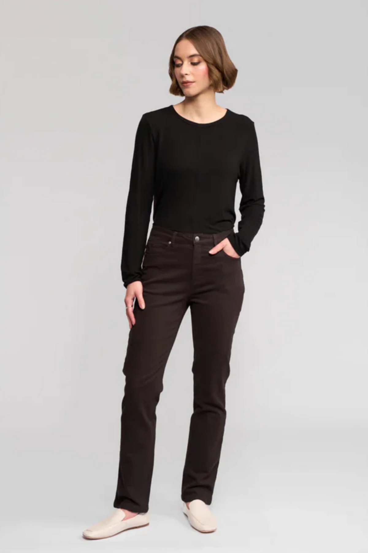Vassalli Column Pant Slim Leg Knit Denim Jean in Chocolate