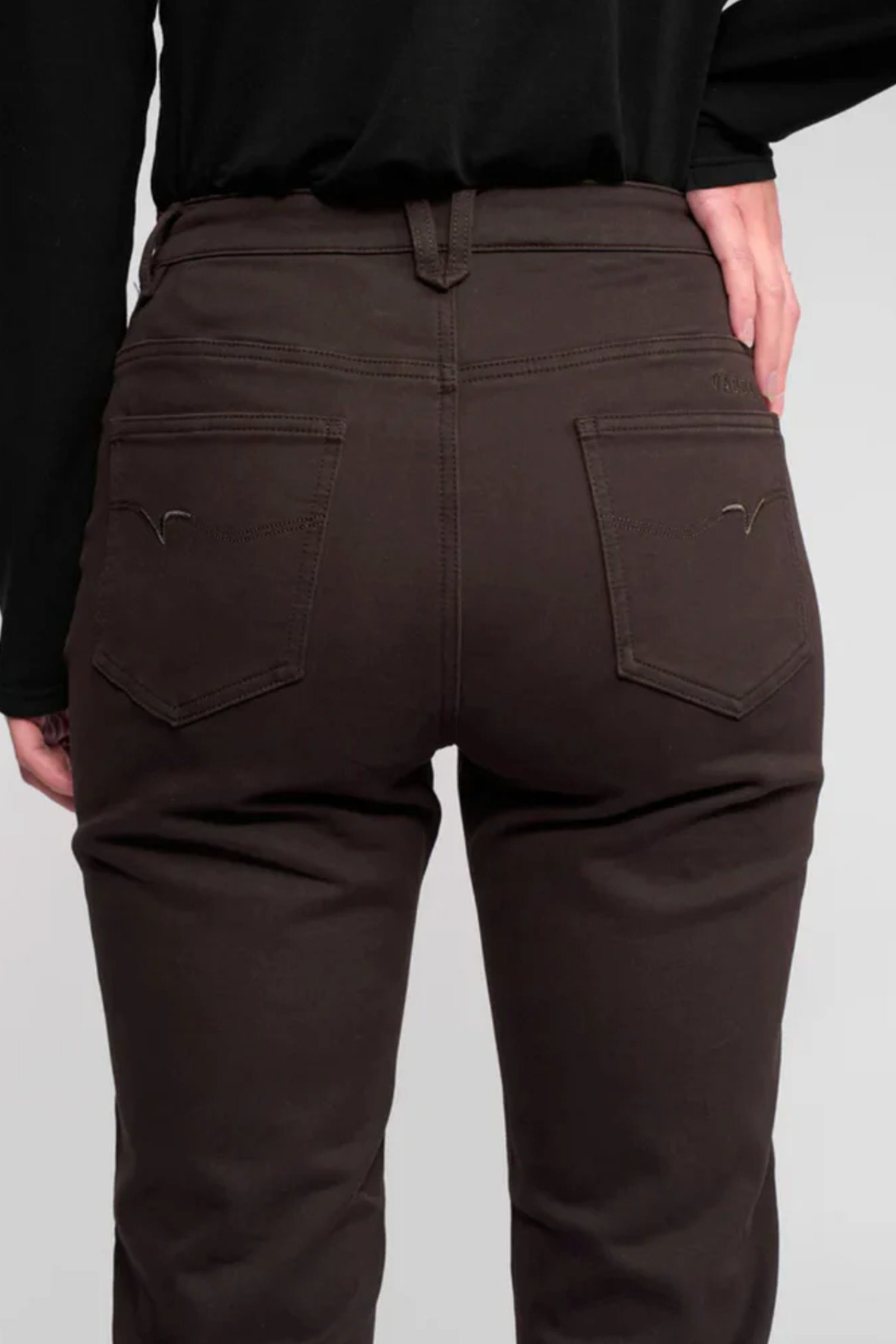 Vassalli Column Pant Slim Leg Knit Denim Jean in Chocolate