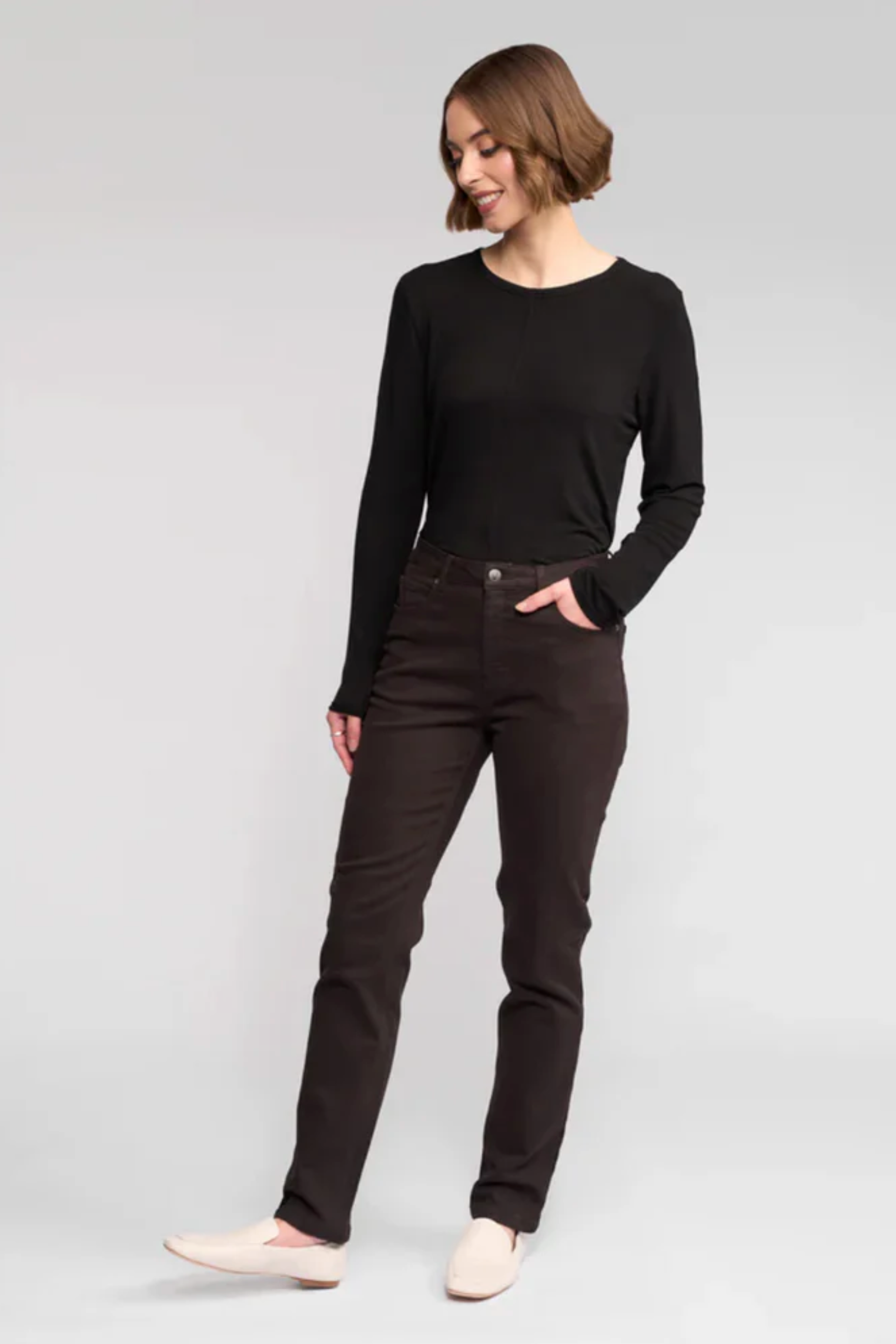 Vassalli Column Pant Slim Leg Knit Denim Jean in Chocolate