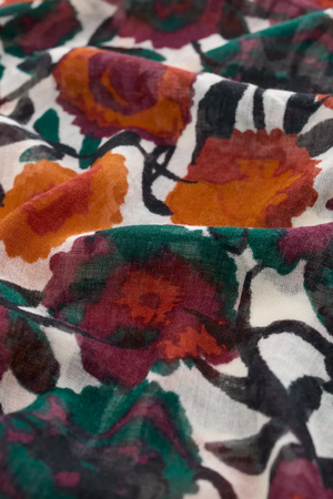 Seasalt Cornwall Pretty Circle Scarf in Figurative Floral Aran