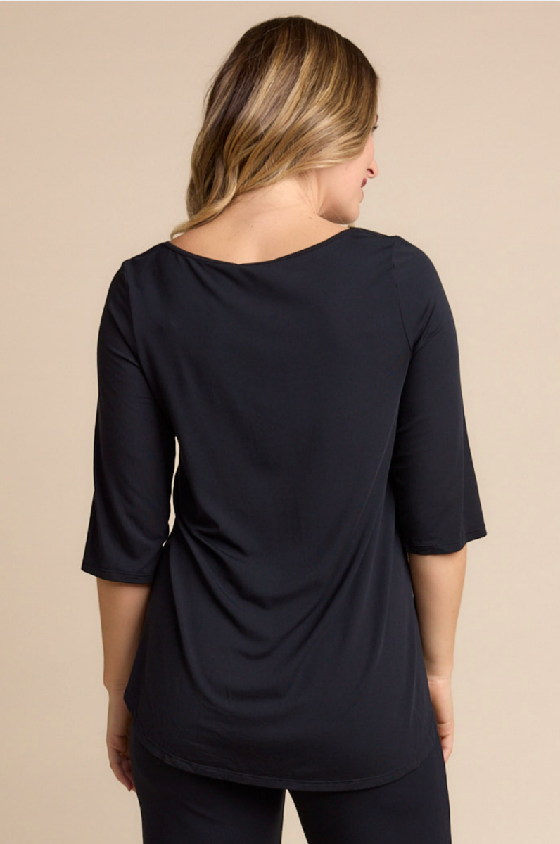 Tani 3/4 sleeve Tilly scoop neck swing top