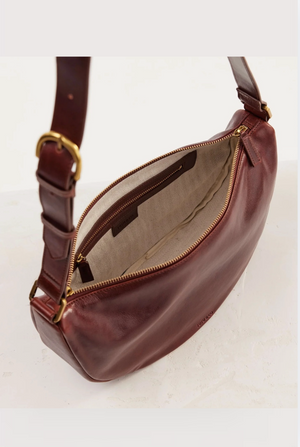 JUJU & Co Crescent Sling Leather bag in Maple
