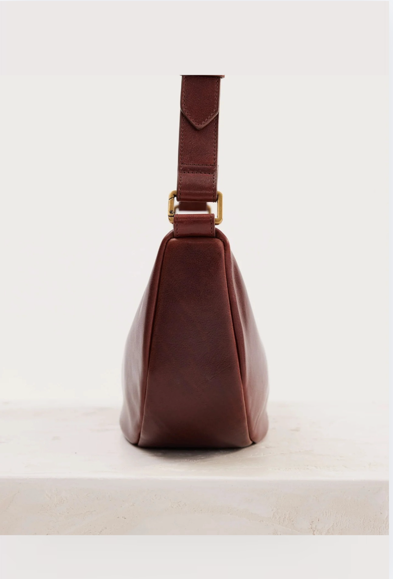 JUJU & Co Crescent Sling Leather bag in Maple