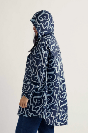 Seasalt Cornwall Packable Raincoat in Ink Strokes Maritime