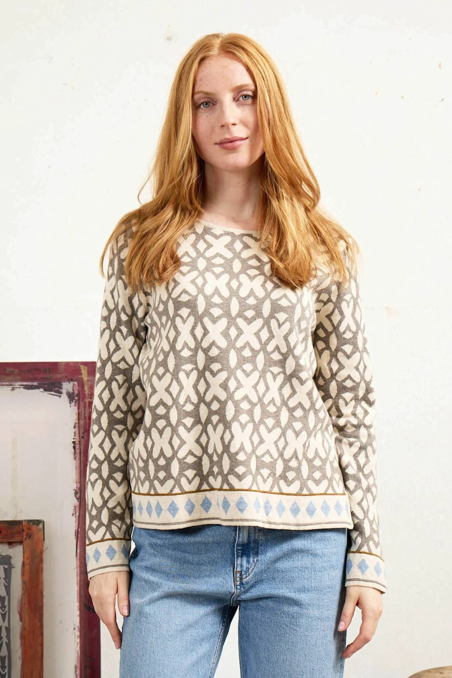 Mansted Denmark Tierra Eco Moths Crew in Light Oat
