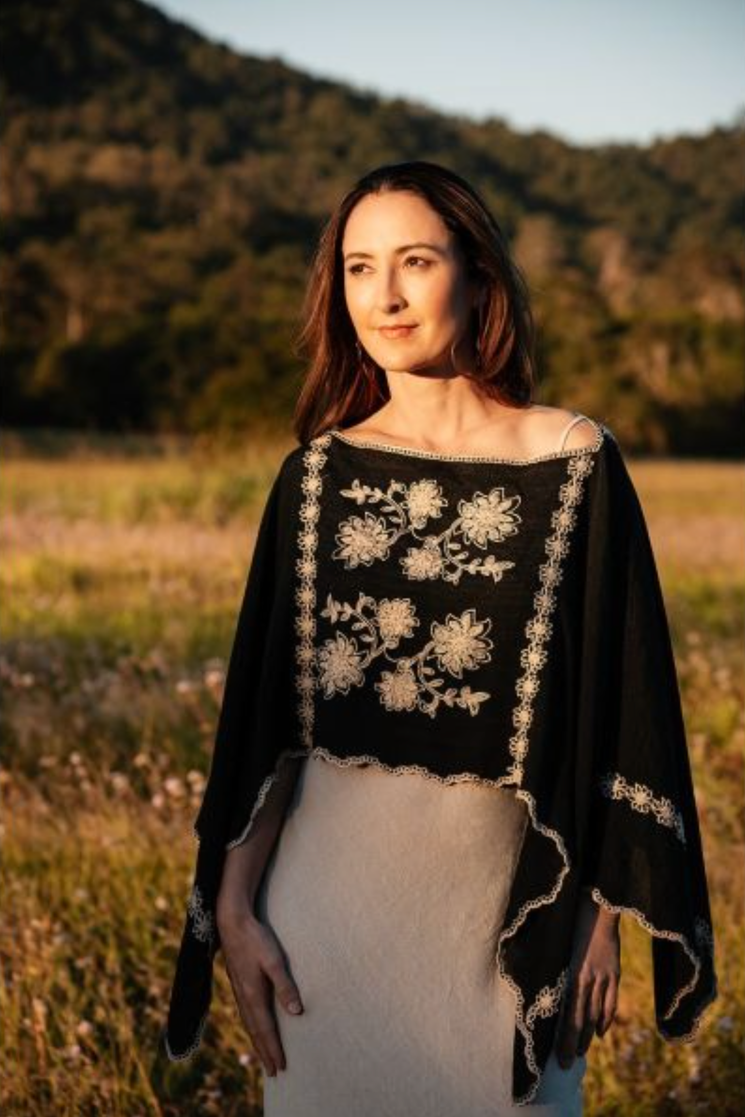 Enhance Accessories Cassie Coverup Garland in Black