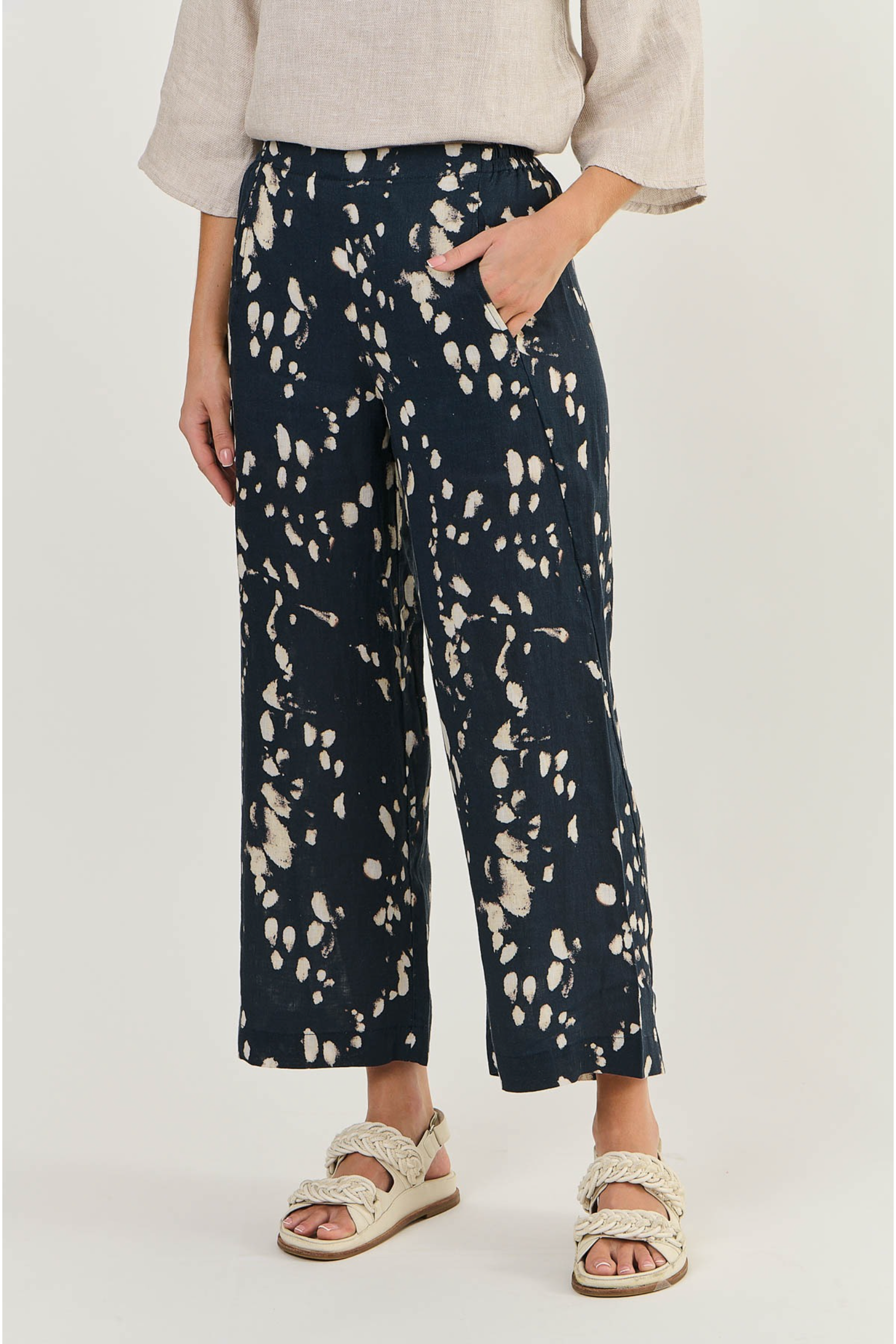 Naturals by O & J Linen Pant in Universe