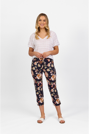 Vassalli Printed Slim Leg 7/8 Length Lightweight Pull on Pant in Freya