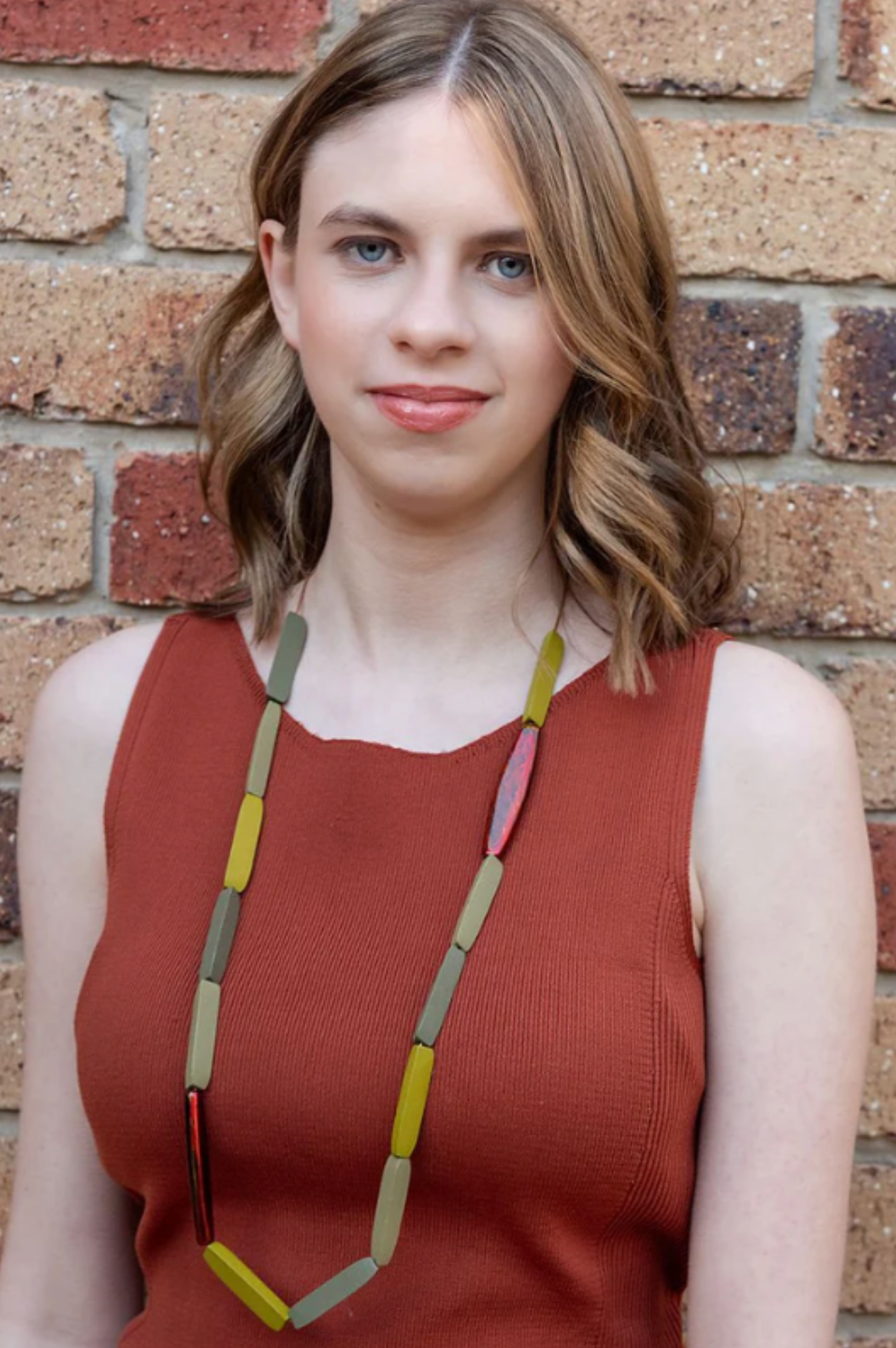 Enhance Accessories Oblong Necklace in Green