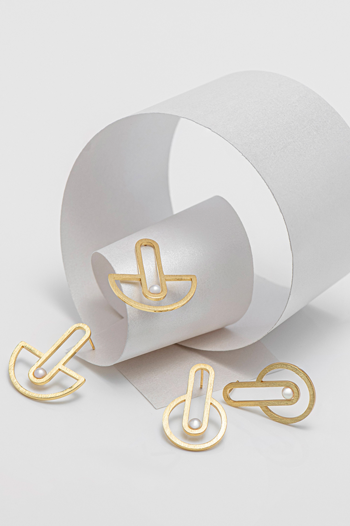 YiSu Design Interconnected Earrings in Gold