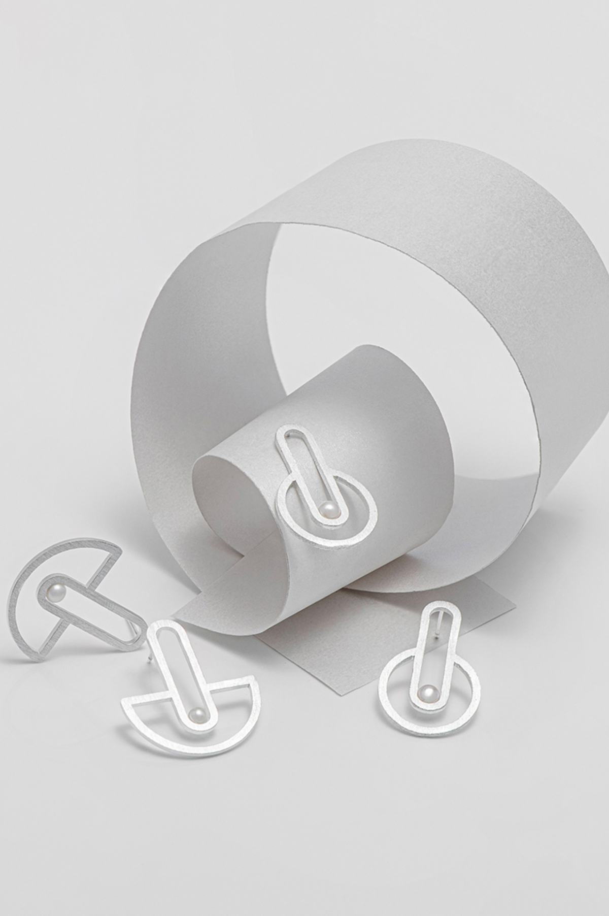 YiSu Design Interconnected Earrings in Silver