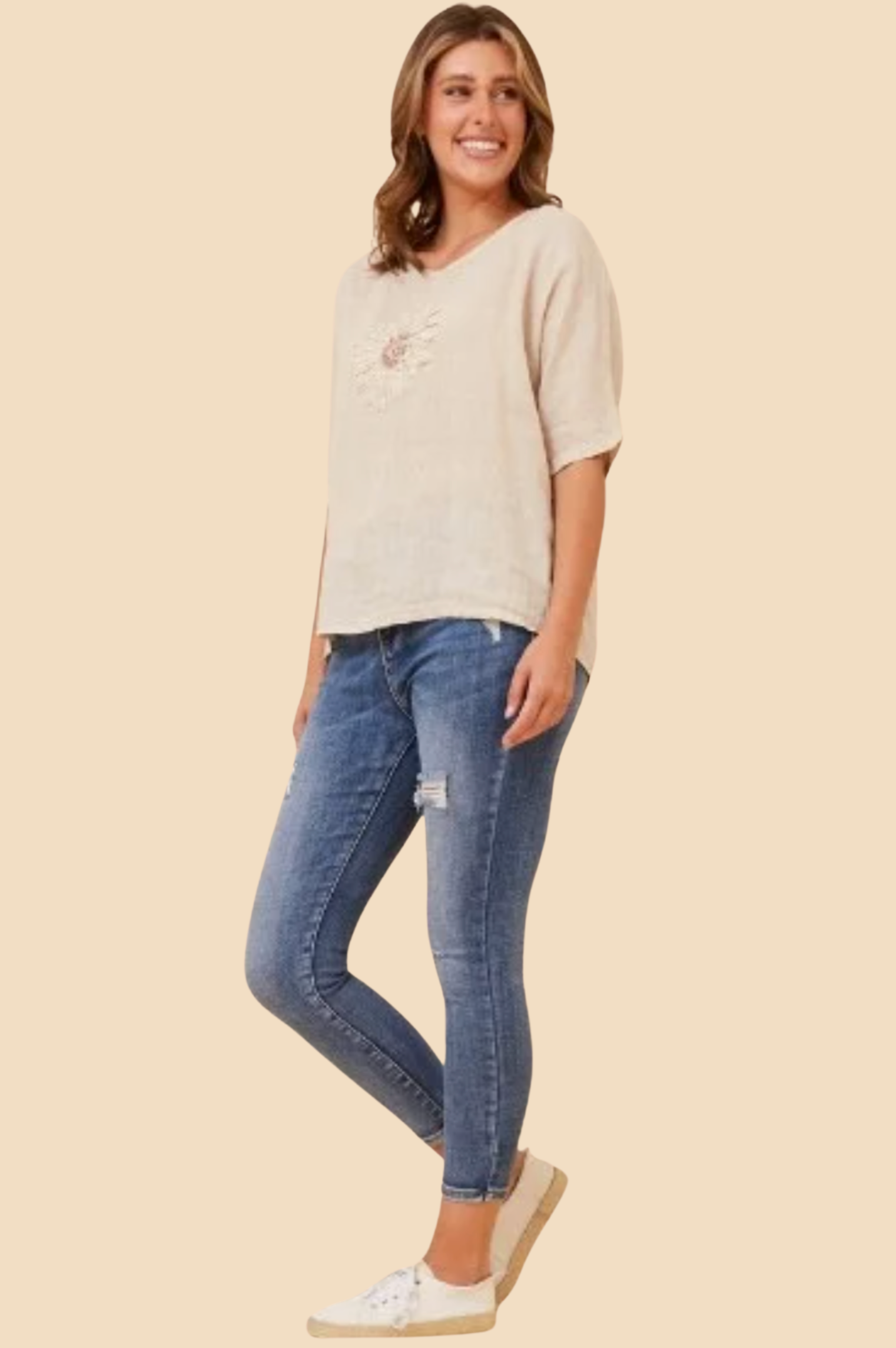 Bottega Moda Short Sleeve Floral Applique Top in Linen