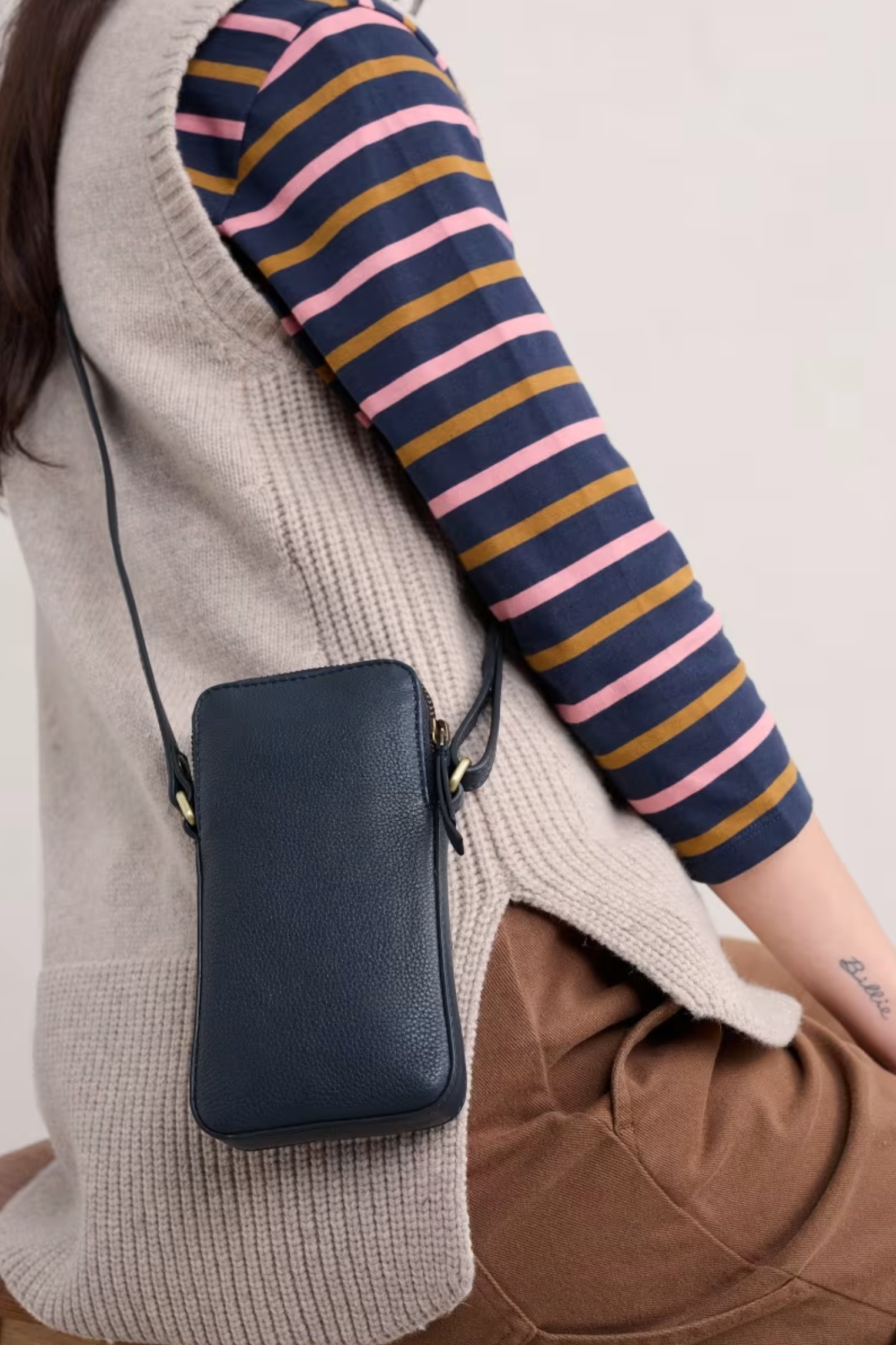 Seasalt Cornwall Kenwyn Phone Bag in Maritime