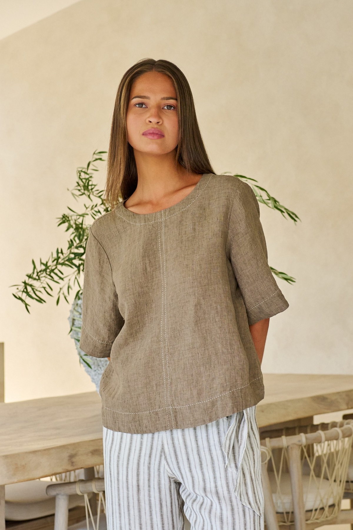 Naturals by O & J Linen Top in Agate