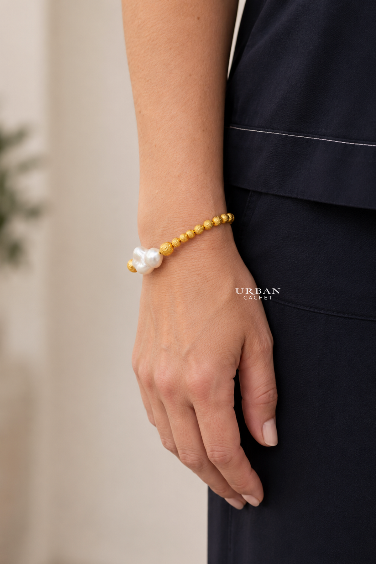 BIASA Accessories Margot Crushed Gold and Baroque Pearl Bracelet