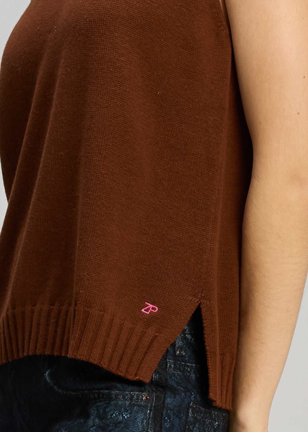 Zaket and Plover Vest Essential in Chestnut