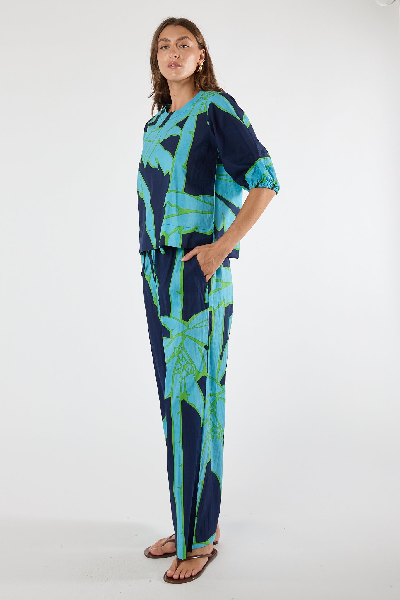 LULALIFE Colette Pant in Navy