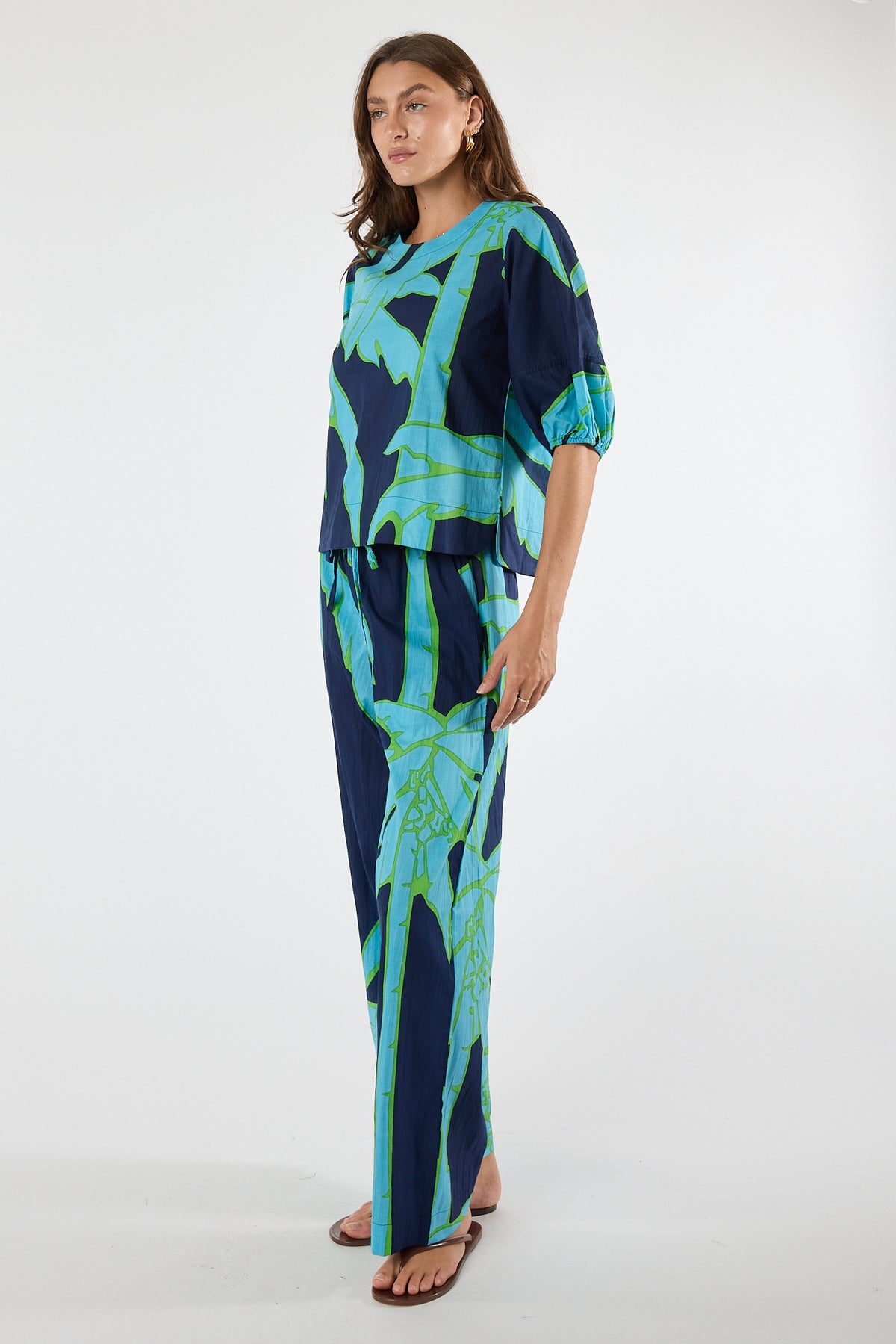 LULALIFE Colette Pant in Navy