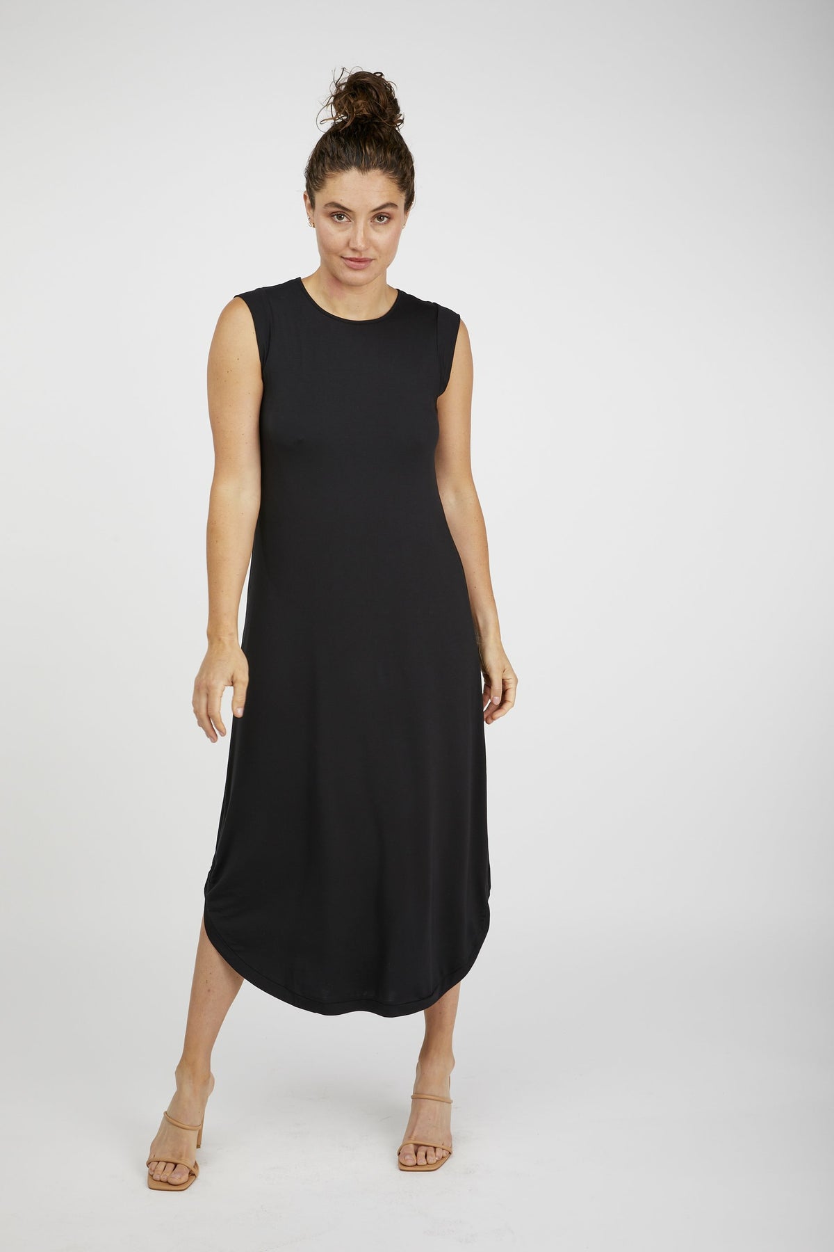 Tani Willow Maxi dress in Black