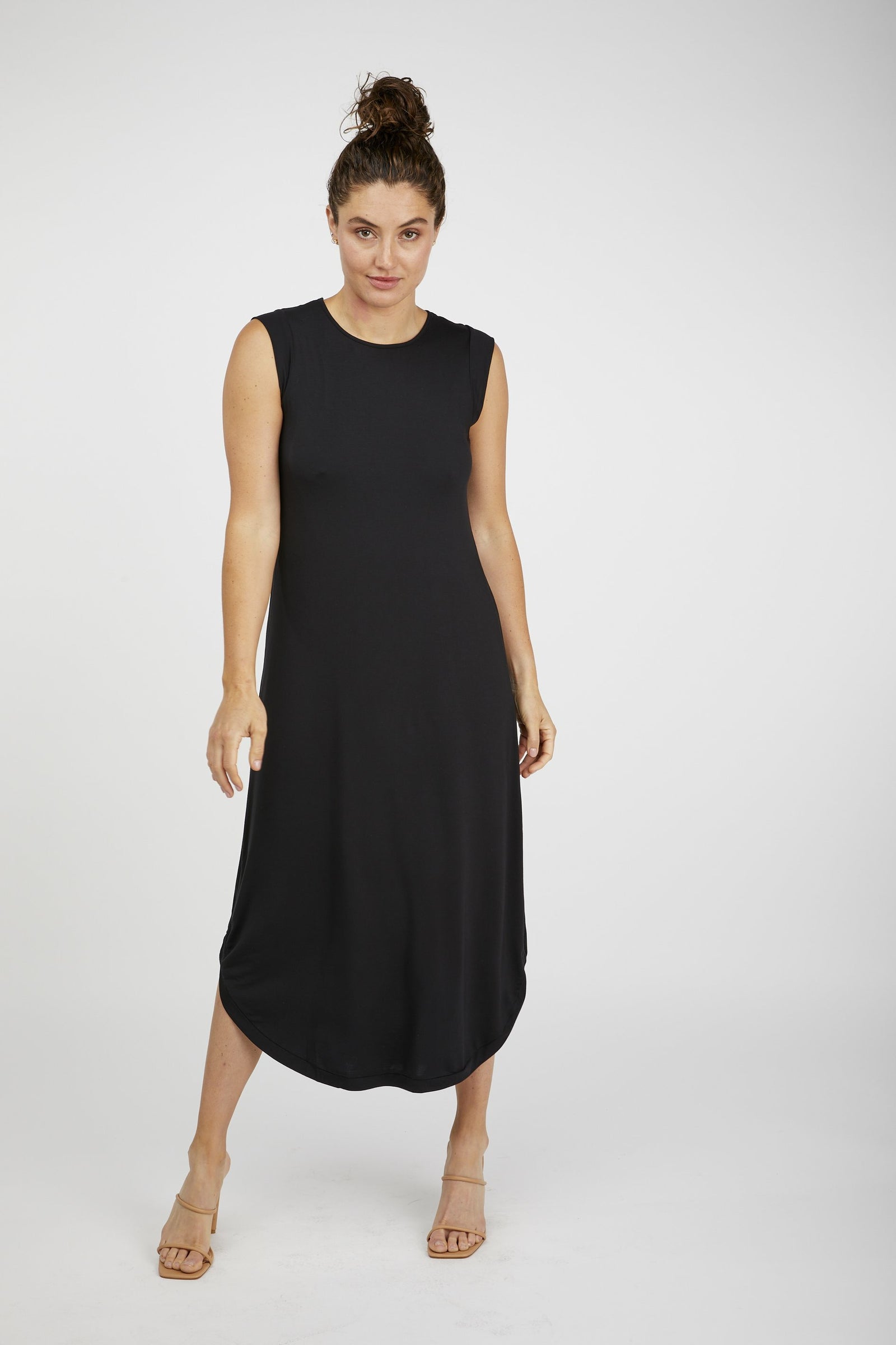 Tani Willow Maxi dress in Black
