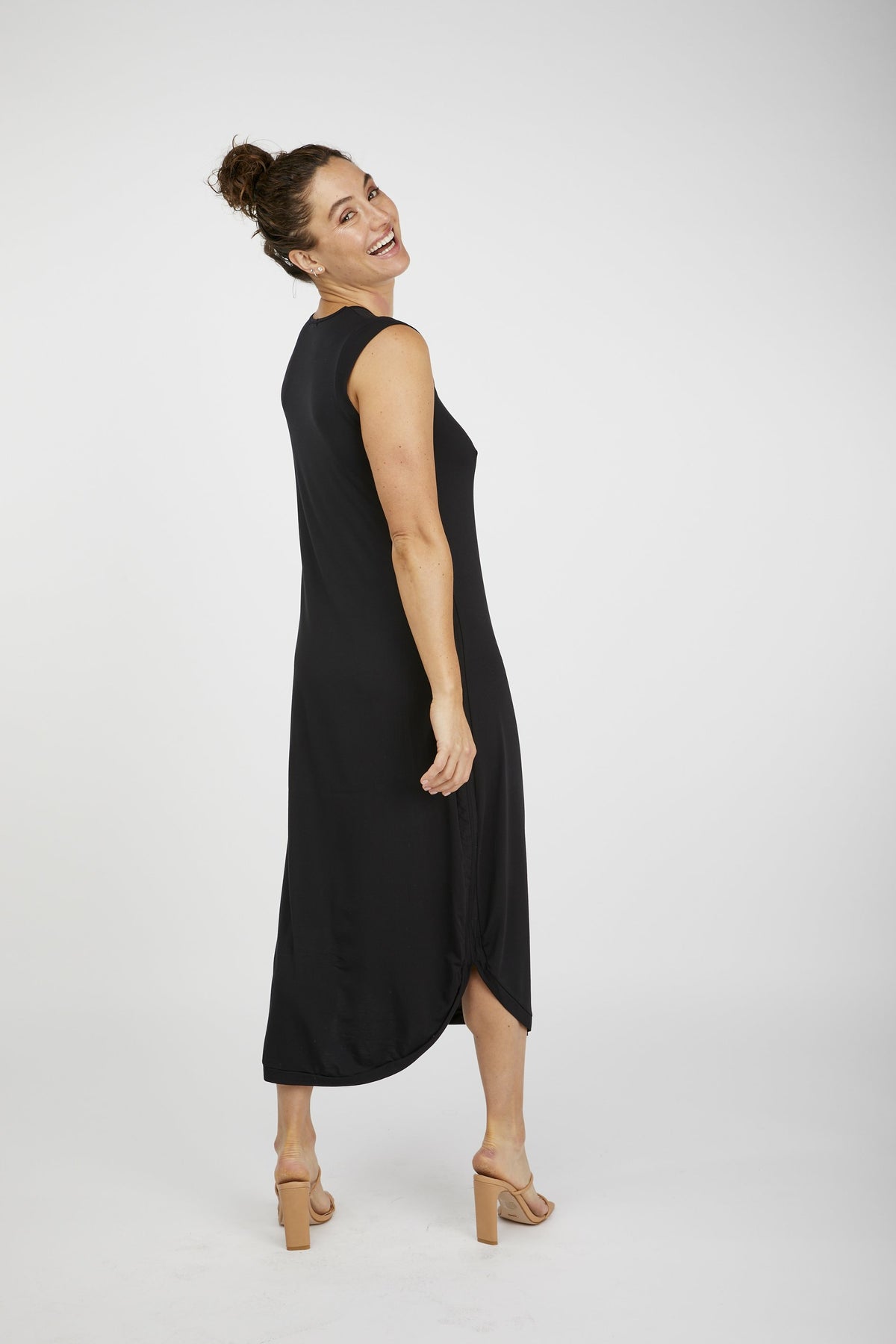 Tani Willow Maxi dress in Black