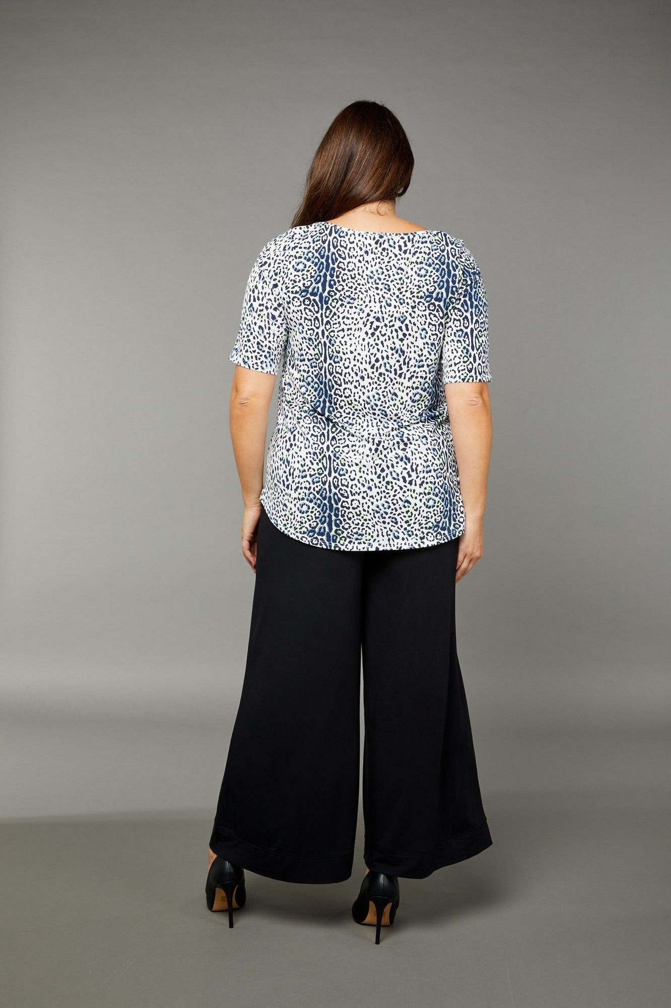 Tani Elbow sleeve swing top in Blue Jaguar Print