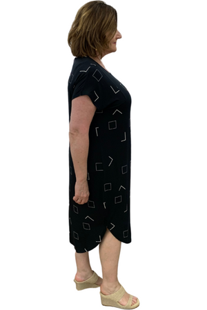 Tani Ivy Midi dress in Prism Print
