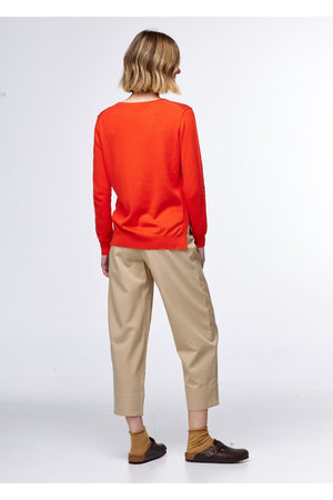 Zaket and Plover Essential V Neck knit top in Tamarillo
